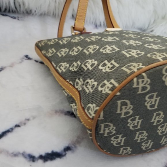 Dooney & Bourke Canvas Monogram Bucket Bag Grey White Canvas Leather Tote - Picture 7 of 10
